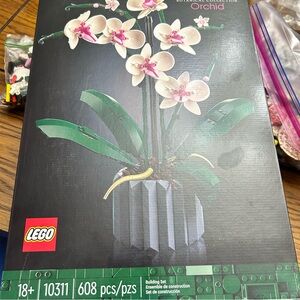 LEGO Botanical Collection Orchid 10311 Opened